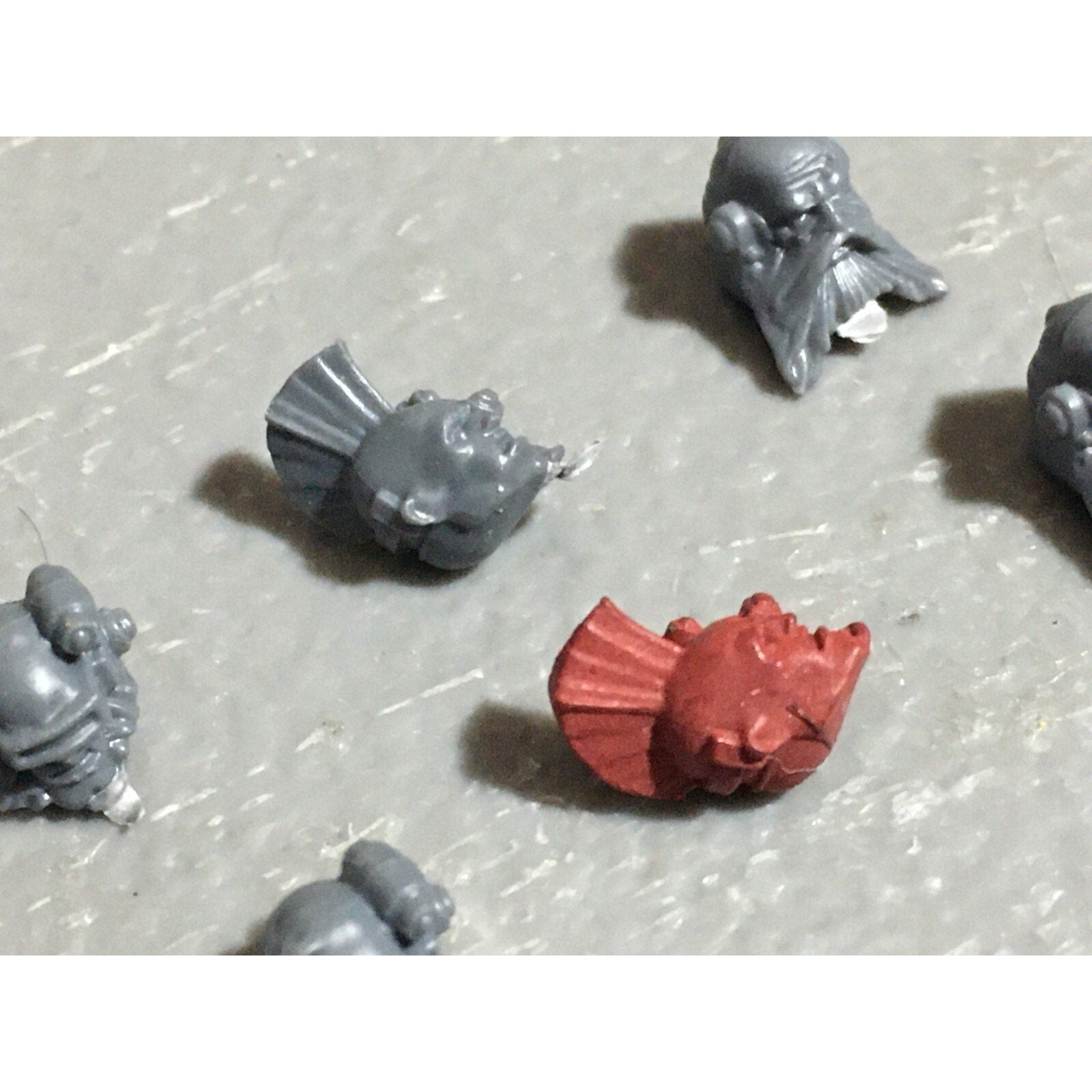 A22552 WARHAMMER 40K SPACE MARINES WOLVES BITS LOT SCOUT HEADS GAMES WORKSHOP GW