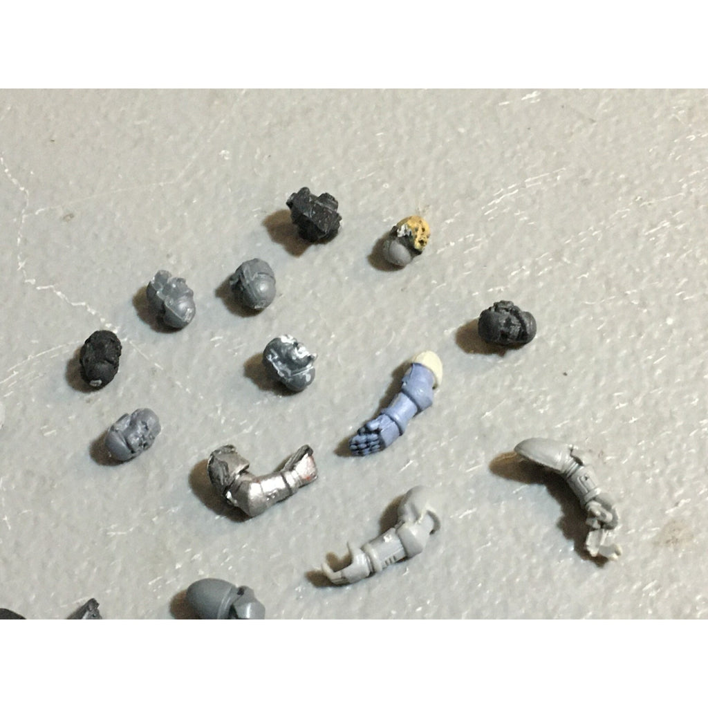 A23463 WARHAMMER 40K SPACE MARINES BITS LOT ARMS HEADS GAMES WORKSHOP GW