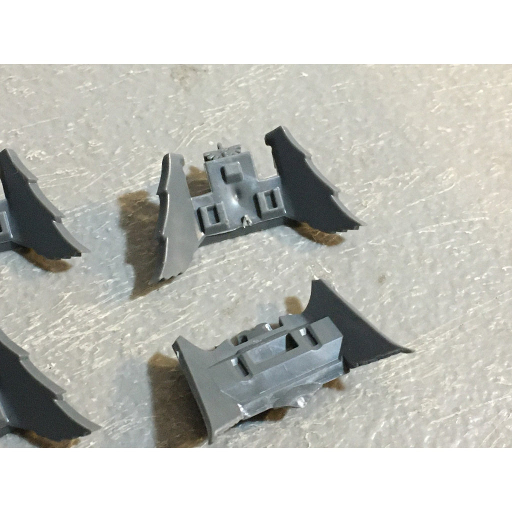 A29407 WARHAMMER 40K SPACE MARINES DARK ANGELS BITS LOT BIKE FRONT PLATES + LEGS