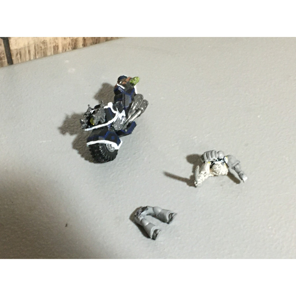 A20736 WARHAMMER 40K METAL SPACE MARINES METAL CAPTAIN ON BIKE OOP BIKER