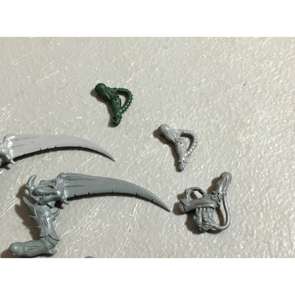 A22315 WARHAMMER 40K TYRANIDS BITS LOT MIXED GAMES WORKSHOP GW