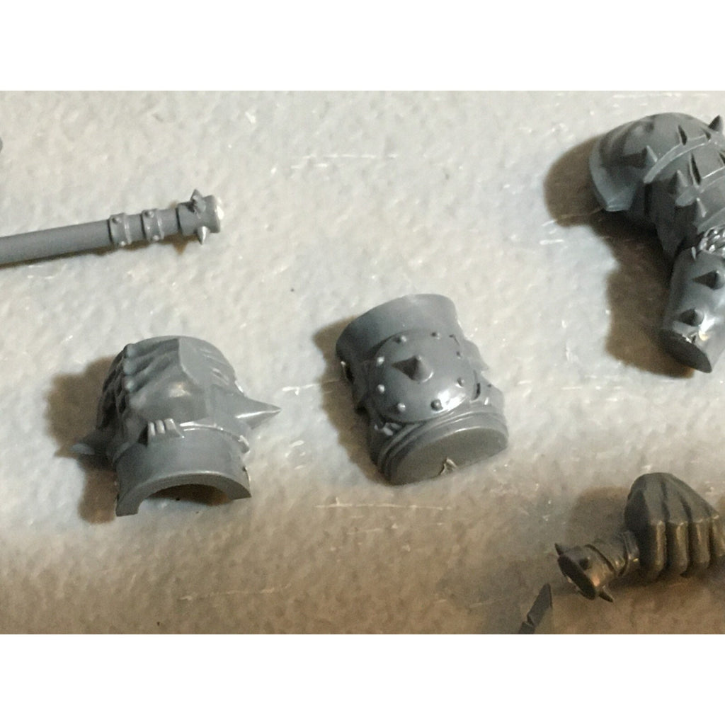 A23170 WARHAMMER FANTASY CHAOS BEASTMEN BITS LOT MINOTAUR MIXD GW GAMES WORKSHOP