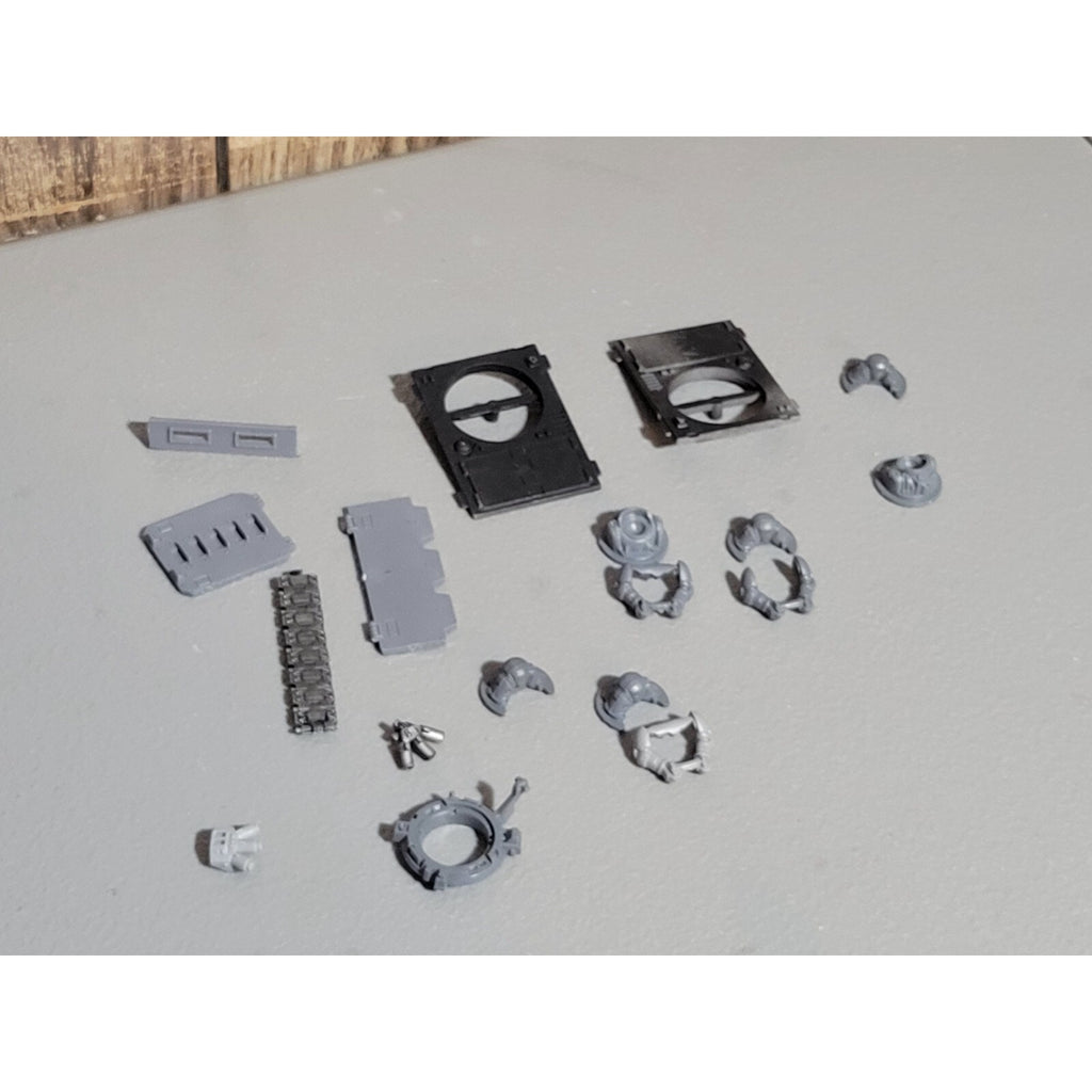A18905 WARHAMMER 40K SPACE MARINES BITS LOT TANK VEHICLE RHINO RAZORBACK PRED