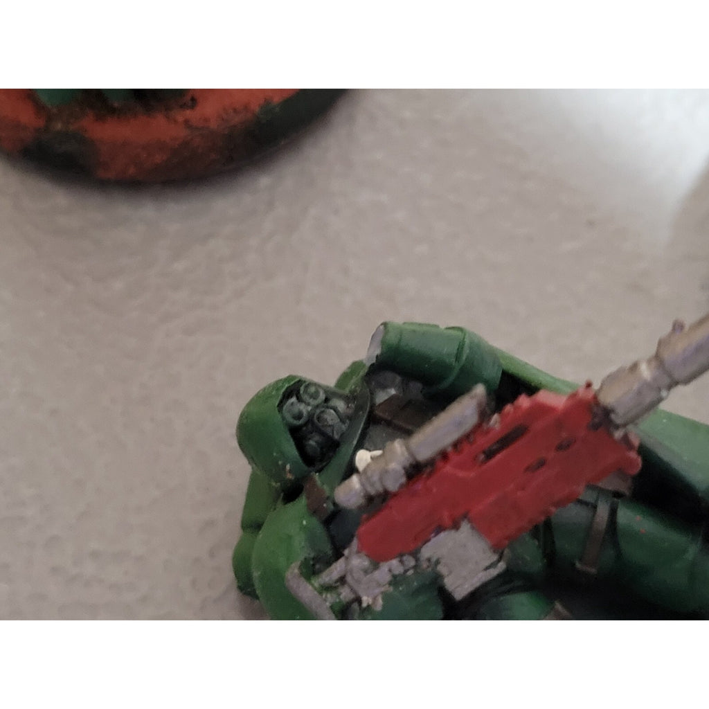 A18335 WARHAMMER 40K SPACE MARINES PRIMED DARK ANGELS ELIMINATORS MAG BASE