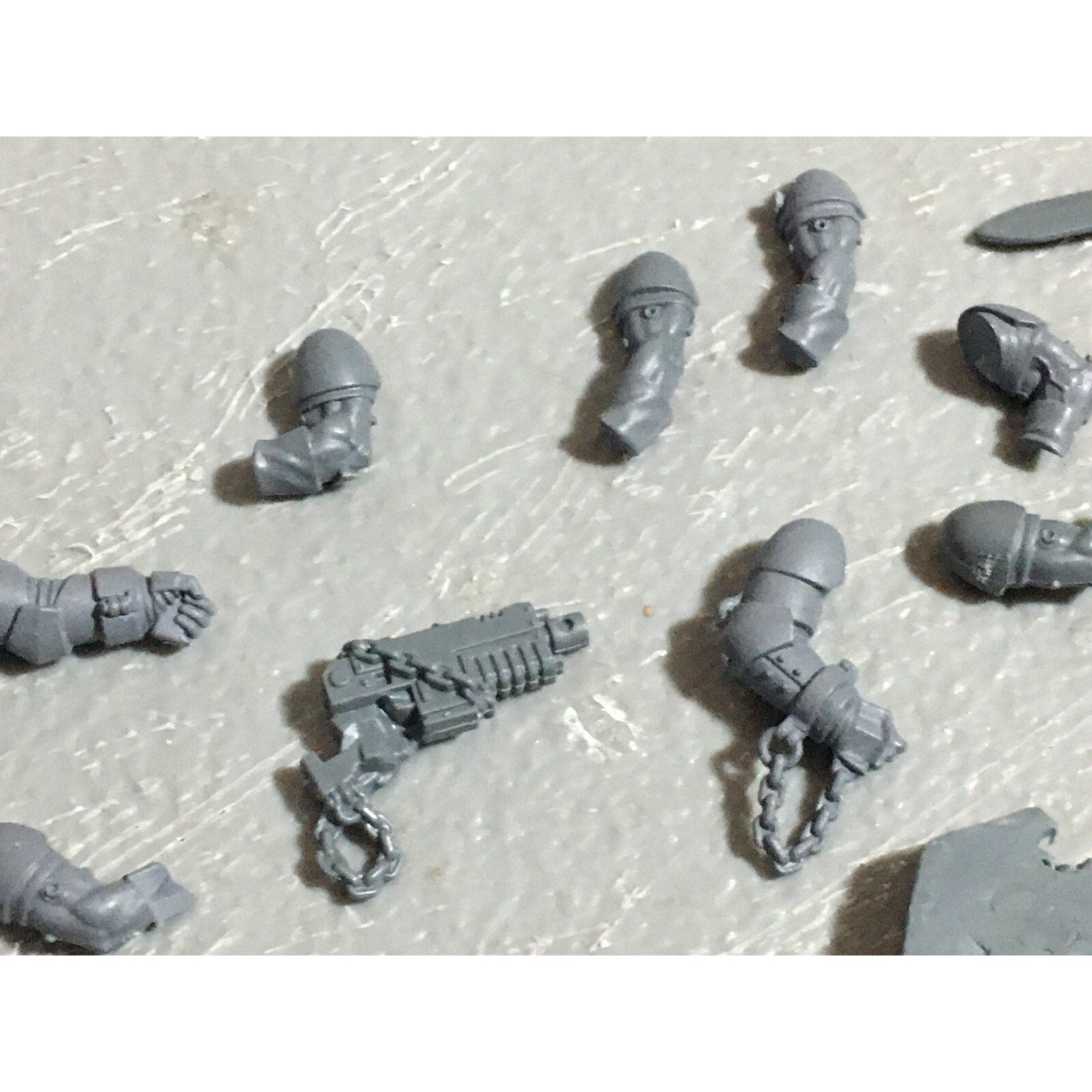 A22270 WARHAMMER 40K SPACE MARINES BLACK TEMPLARS BITS LOT ARMS WEAPONS GW
