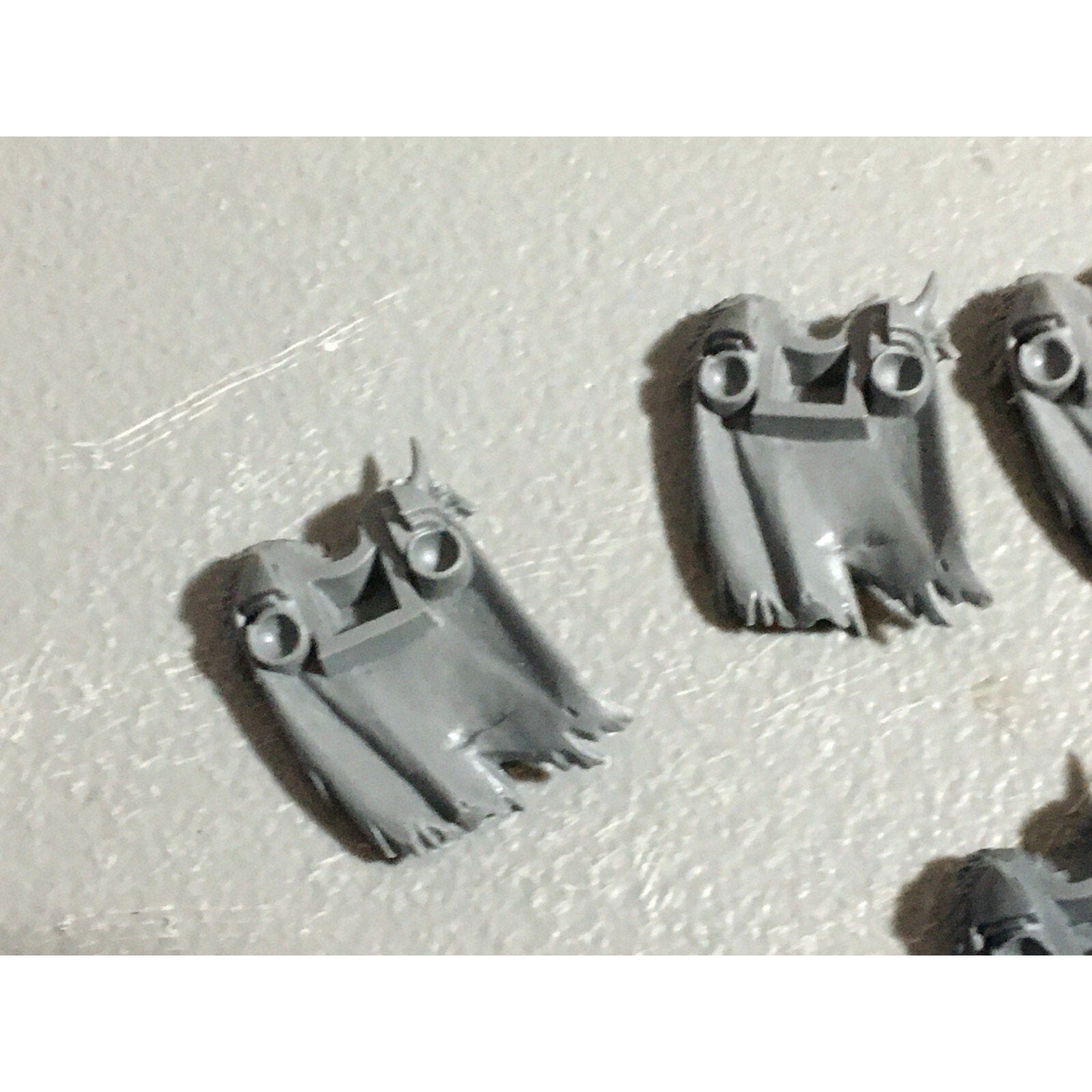 A22233 WARHAMMER FANTASY CHAOS MORTALS BITS LOT TORSO BACKS COMM GAMES WORKSHOP