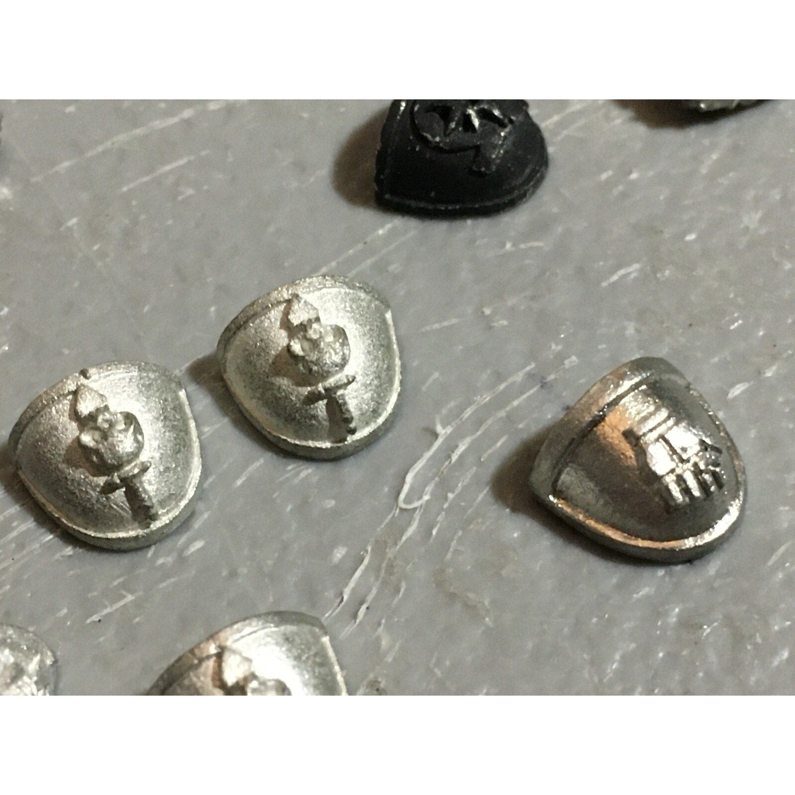 A21117 WARHAMMER 40K SPACE MARINES METAL OOP BITS LOT SHOULDER SCOUT CHAPLAIN