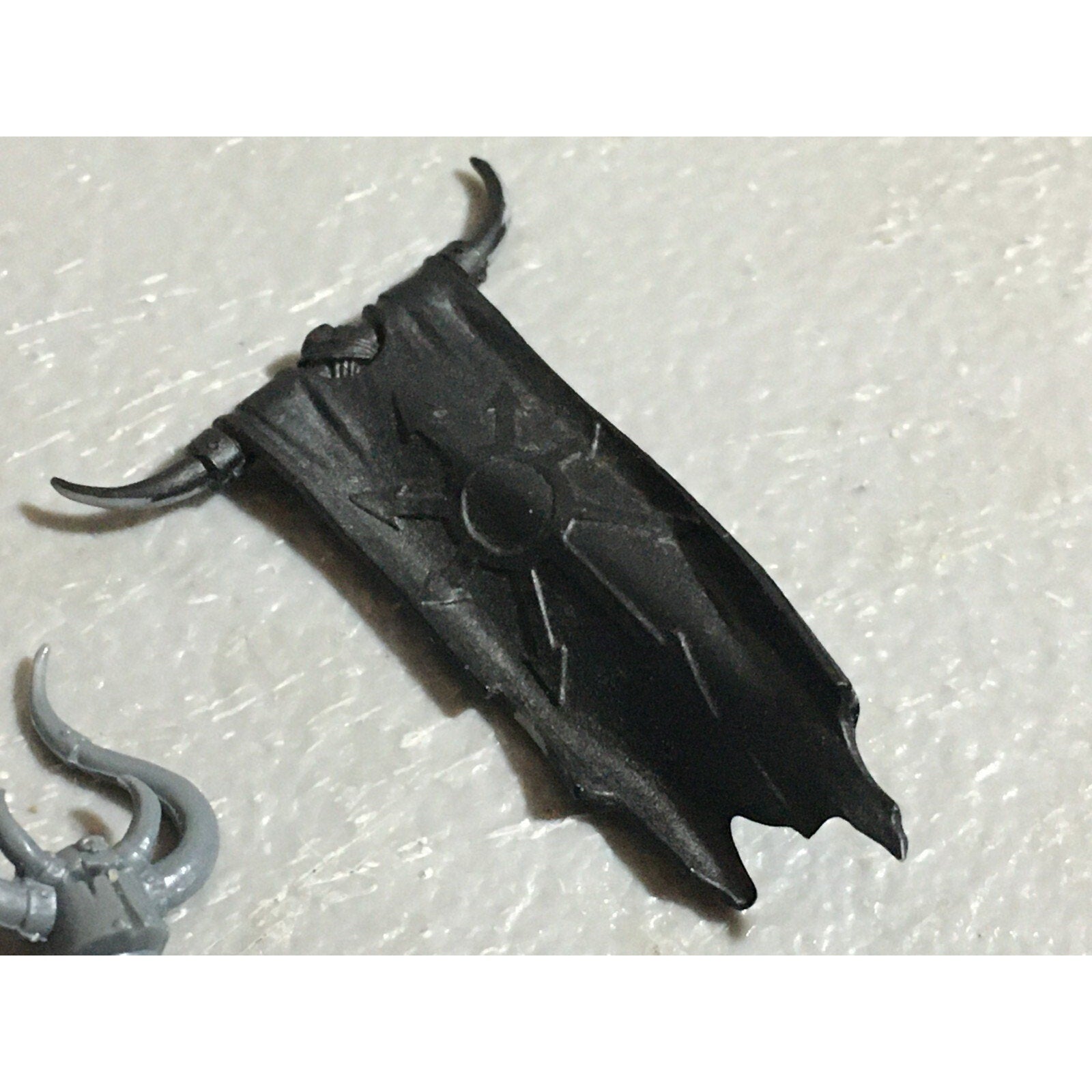 A22231 WARHAMMER FANTASY CHAOS MORTALS BITS LOT SHIELDS & COMMAND GAMES WORKSHOP