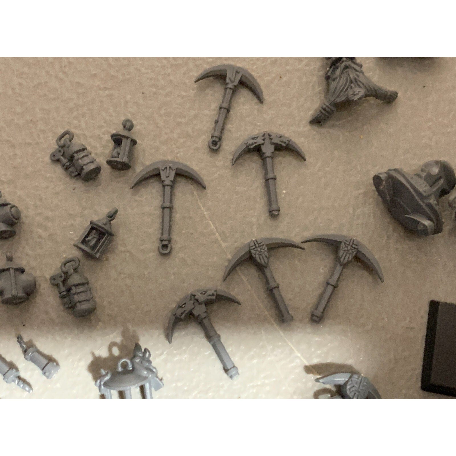 A16701 WARHAMMER AOS FANTASY DWARFS DWARVES MINERS & BITS LOT