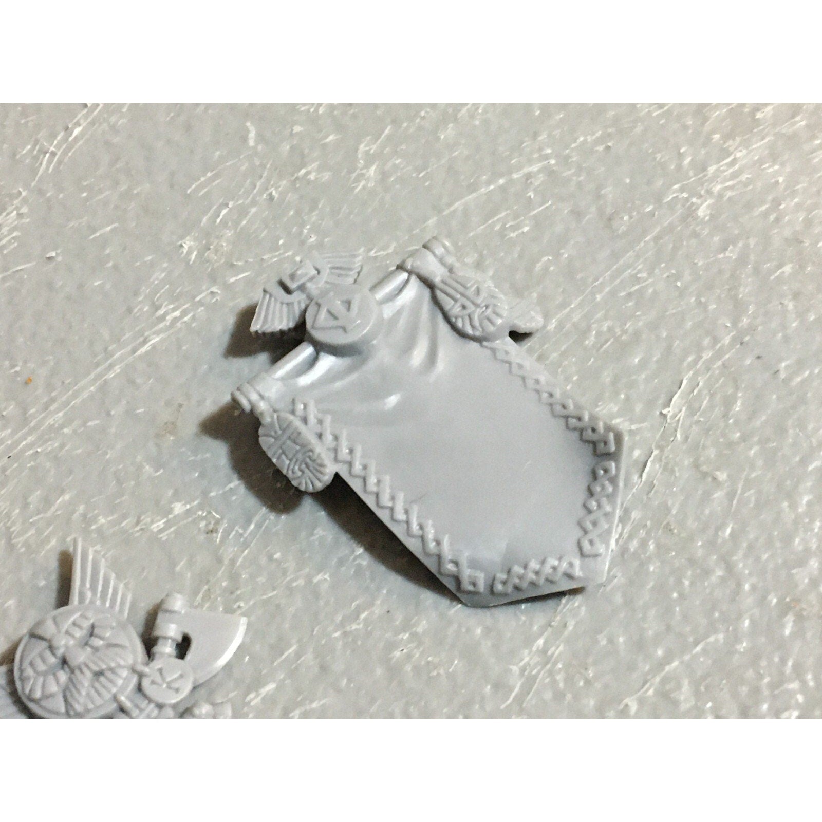 A23400 WARHAMMER FANTASY DWARFS BITS LOT WARRIORS ARMS BANNER GAMES WORKSHOP GW