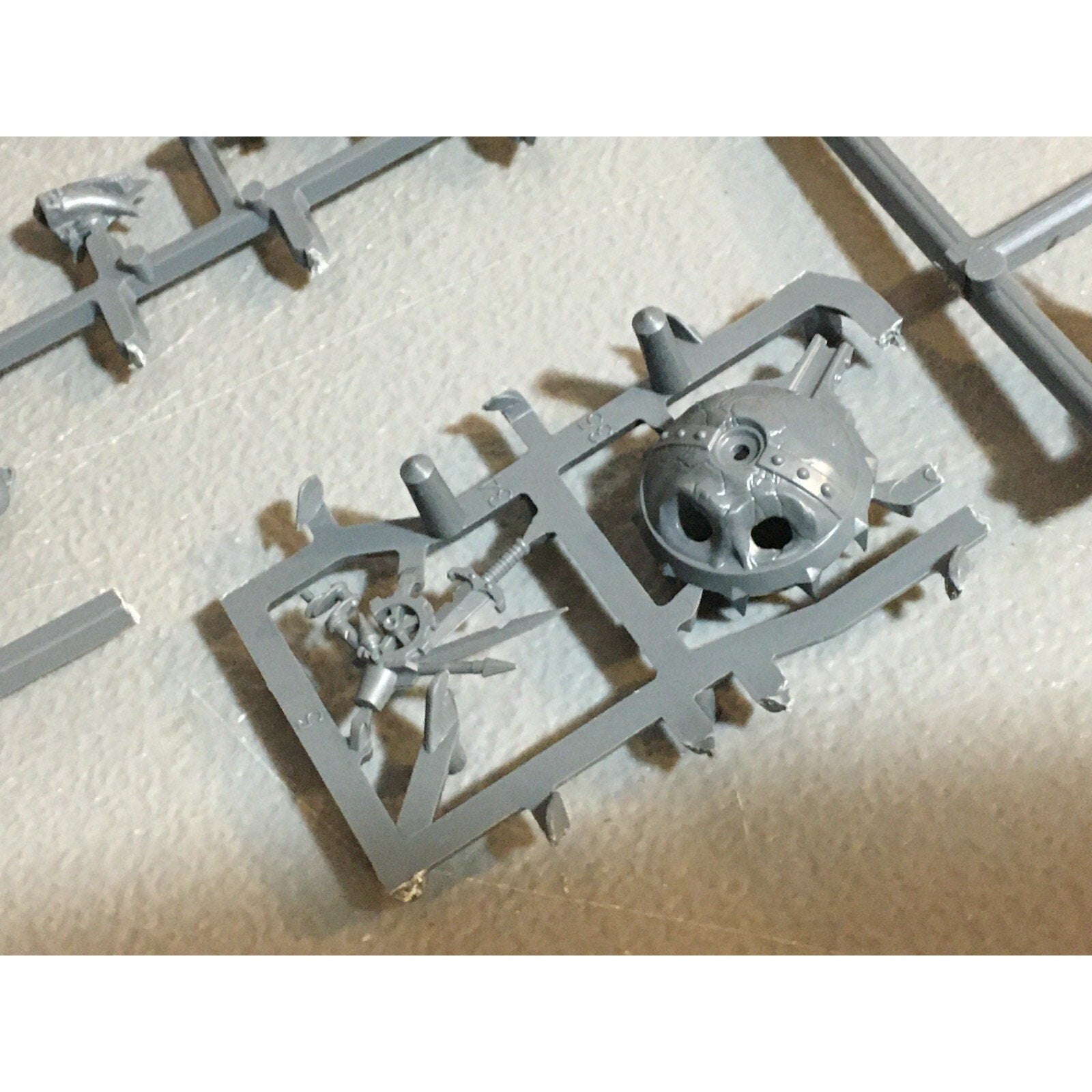 A23590 WARHAMMER AOS FANTASY OGRE KINGDOMS MAWTRIBES BITS ON SPRUE LOT MIXED GW