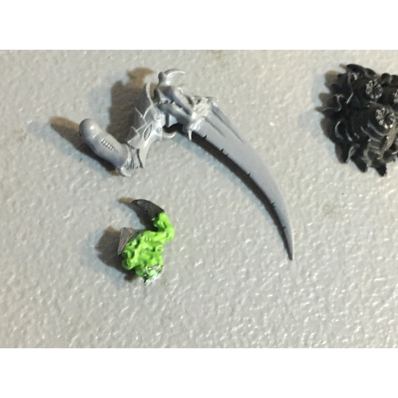 A32820 WARHAMMER 40K TYRANIDS BITS LOT SCYTHING TALONS EXTRA CARAPACE GW