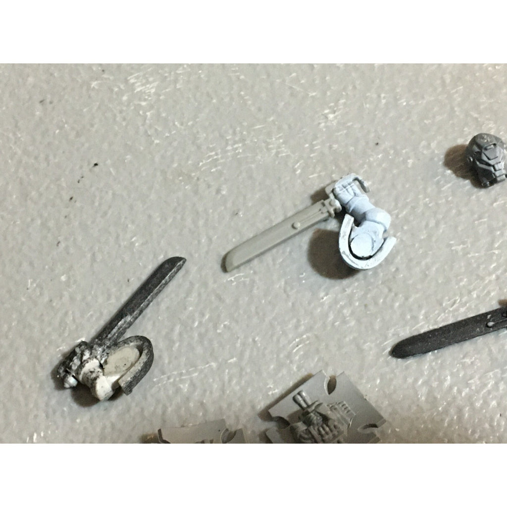 A22989 WARHAMMER 40K SPACE MARINES BITS LOT SWORDS FISTS POWER GW GAMES WORKSHOP