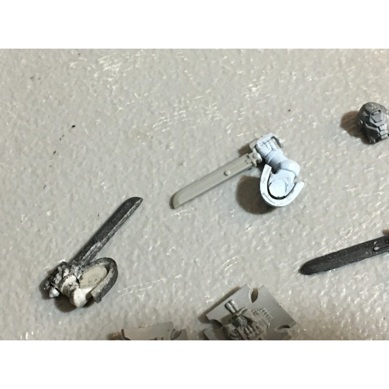 A22989 WARHAMMER 40K SPACE MARINES BITS LOT SWORDS FISTS POWER GW GAMES WORKSHOP
