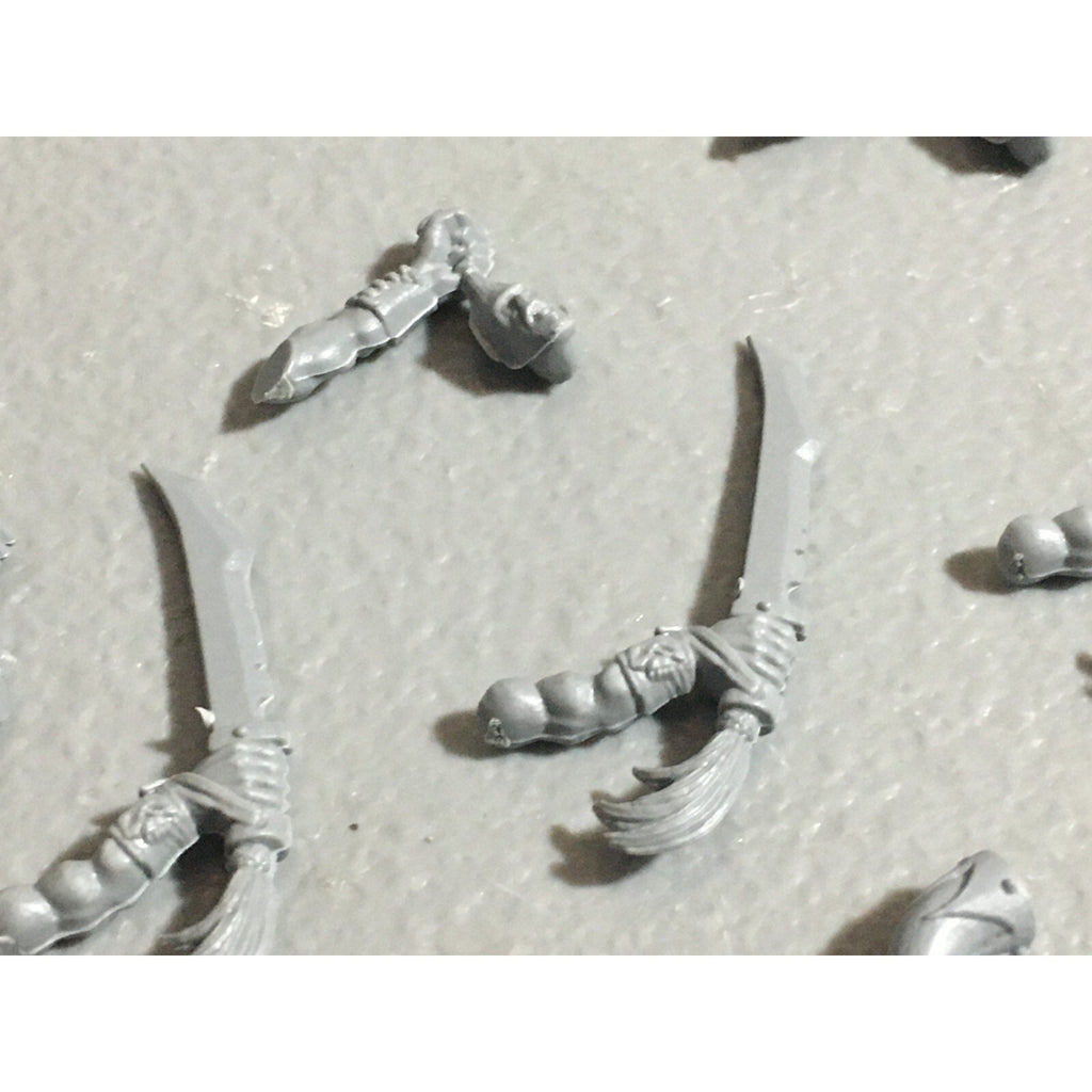 A22629 WARHAMMER FANTASY ORCS & GOBLINS BITS LOT GOBLIN WOLF RIDER ARMS GW