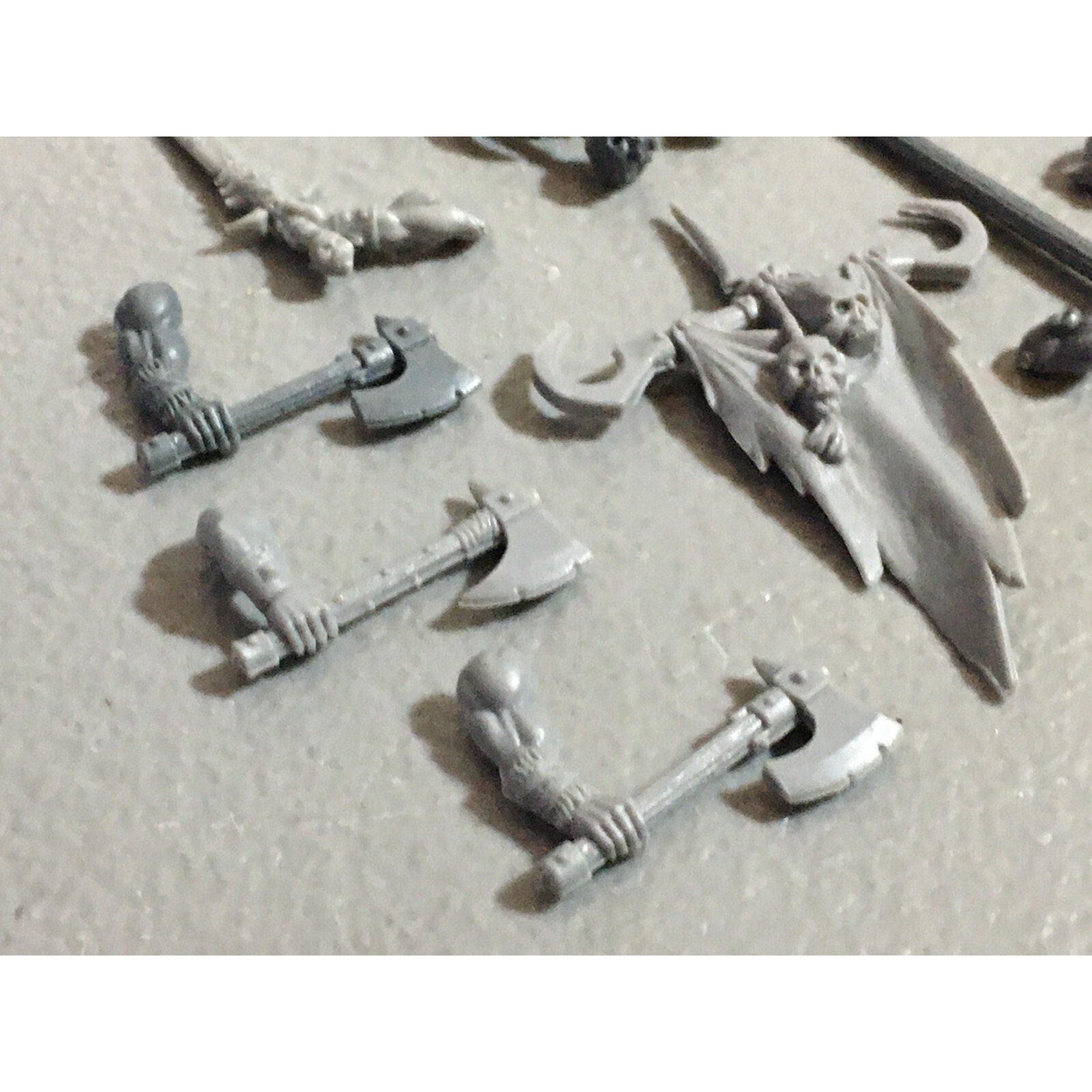 A22186 WARHAMMER FANTASY CHAOS MORTALS BITS LOT MIXED MARAUDER COMMAND & ARMS GW