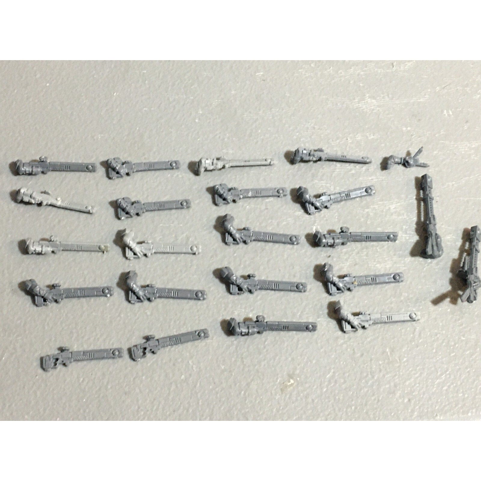 A23028 WARHAMMER 40K TAU EMPIRE BITS LOT FIRE WARRIORS GUNS GAMES WORKSHOP GW
