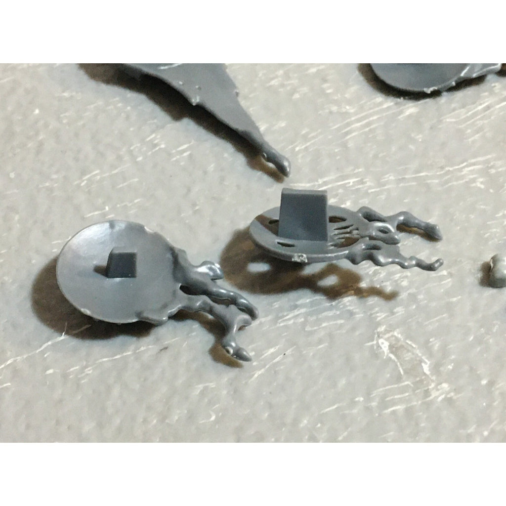 A23459 WARHAMMER FANTASY VAMPIRE COUNTS UNDEAD BITS LOT SHIELDS & ICONS GW