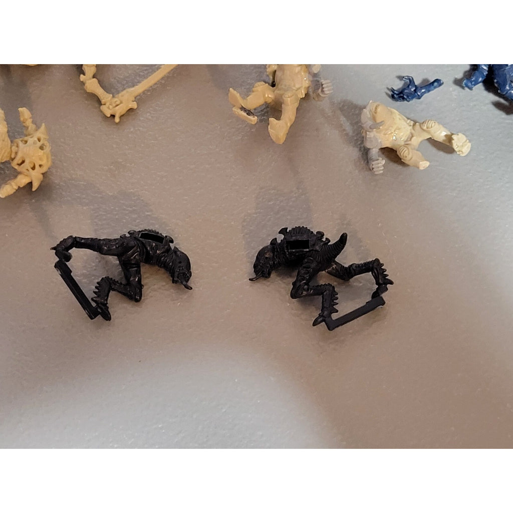 A18726 WARHAMMER 40K SPACE CRUSADE TYRANIDS GENESTEALERS WARRIORS HYBRIDS INC