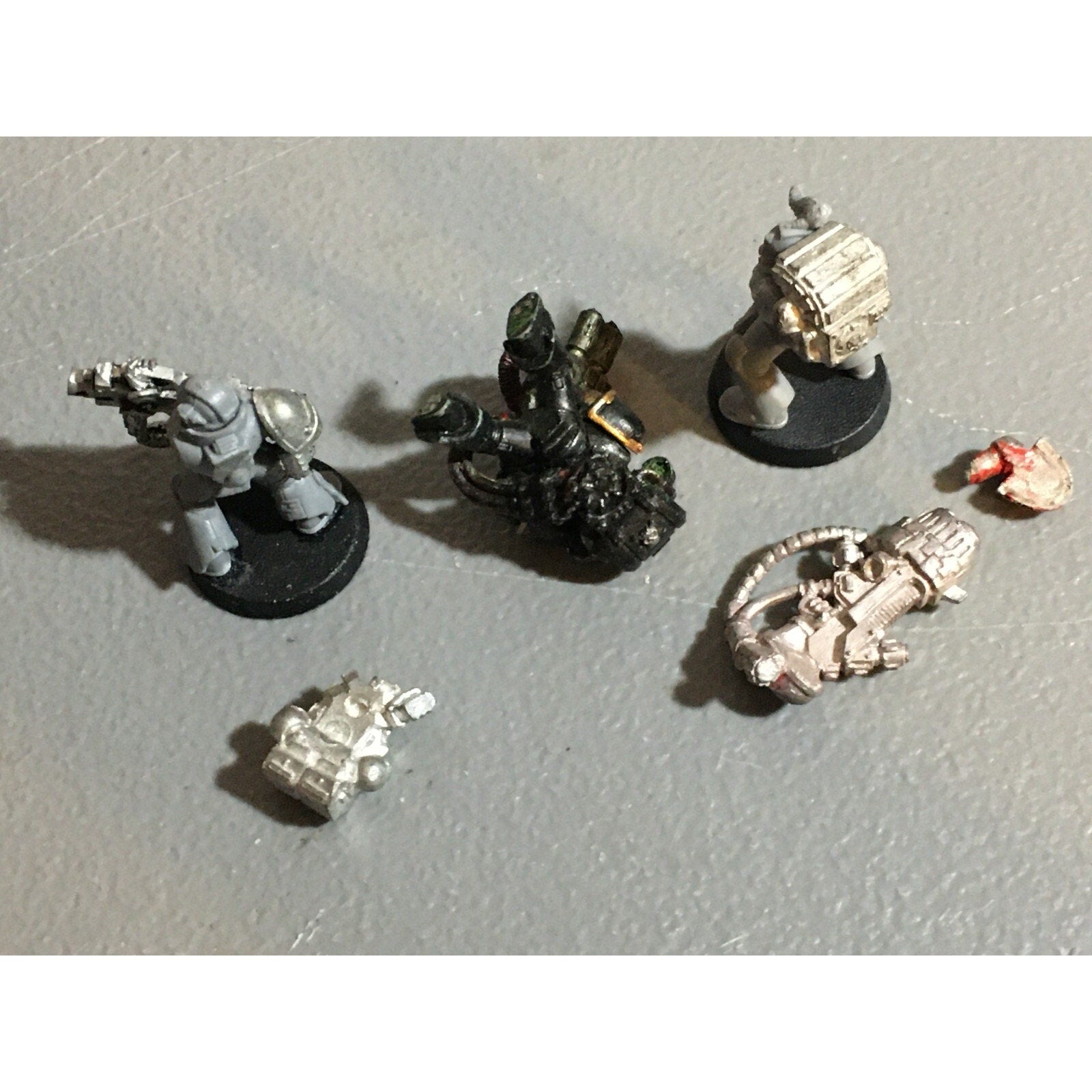 A21010 WARHAMMER 40K SPACE MARINES METAL DEVASTATORS MISS 1 ARM PLASTIC BODIES