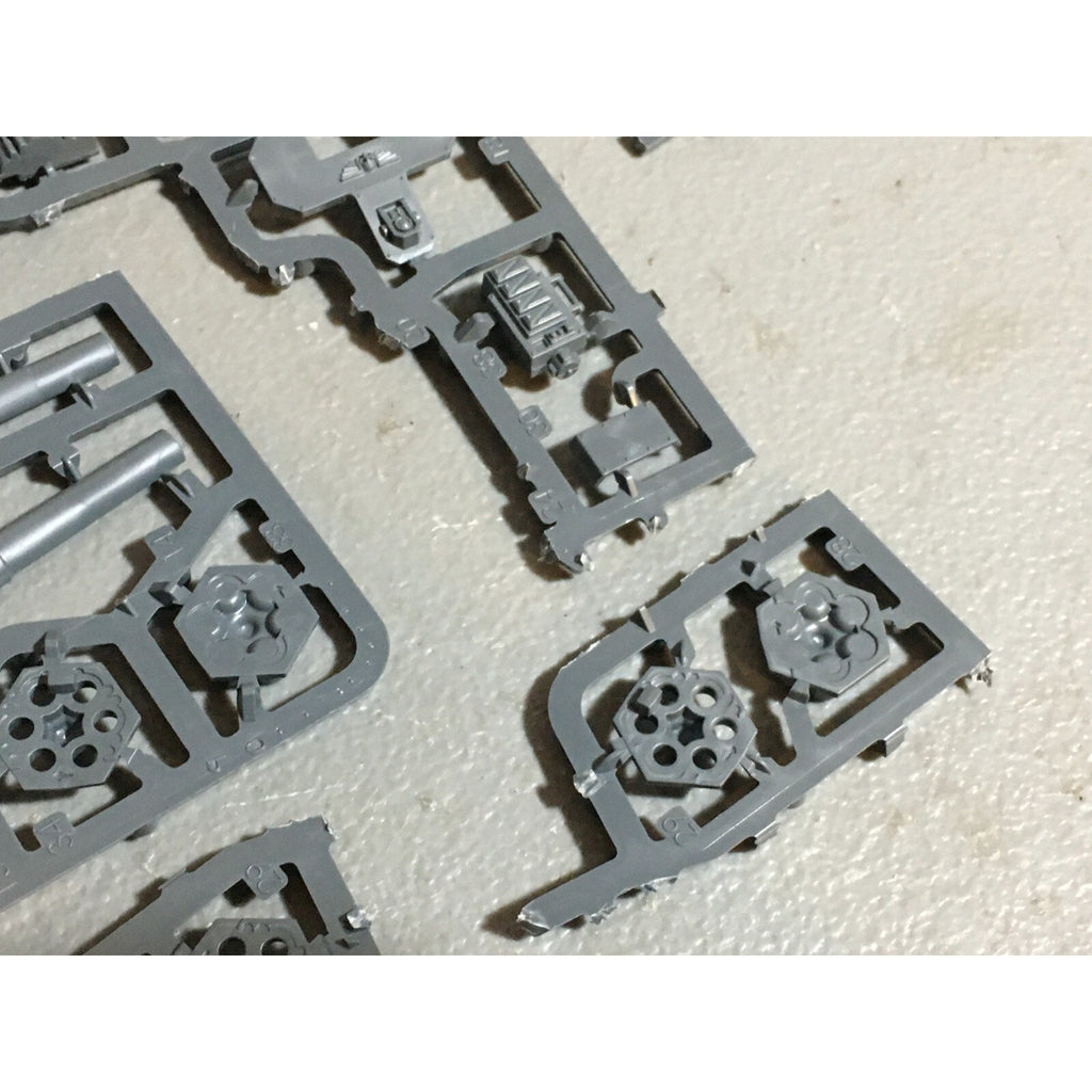 A20991 WARHAMMER 40K ASTRA IMPERIAL GUARD BITS ON SPRUE LOT SCIONS ARTILLERY