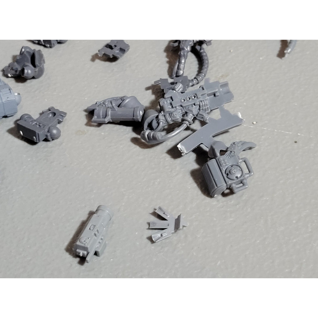 A18913 WARHAMMER 40K SPACE MARINES BITS LOT HEAVY SPECIAL PLASMA