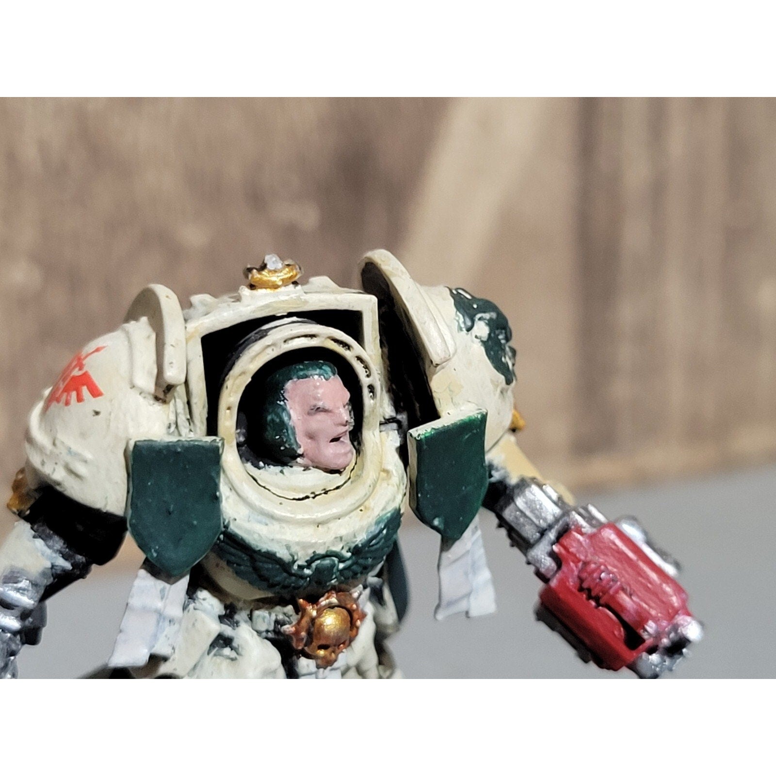 A18345 WARHAMMER 40K SPACE MARINES TERMINATOR CAPTAIN MAG BASE