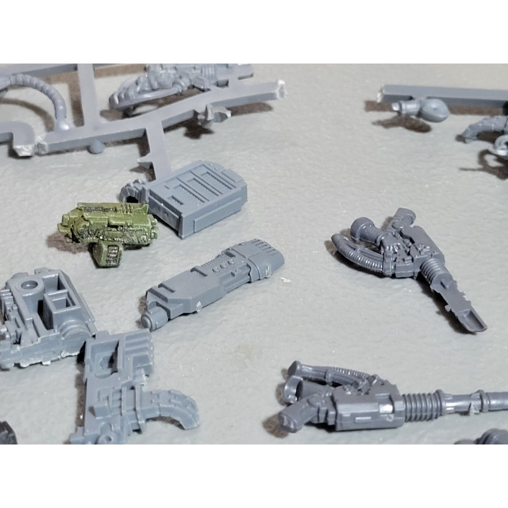 A18913 WARHAMMER 40K SPACE MARINES BITS LOT HEAVY SPECIAL PLASMA