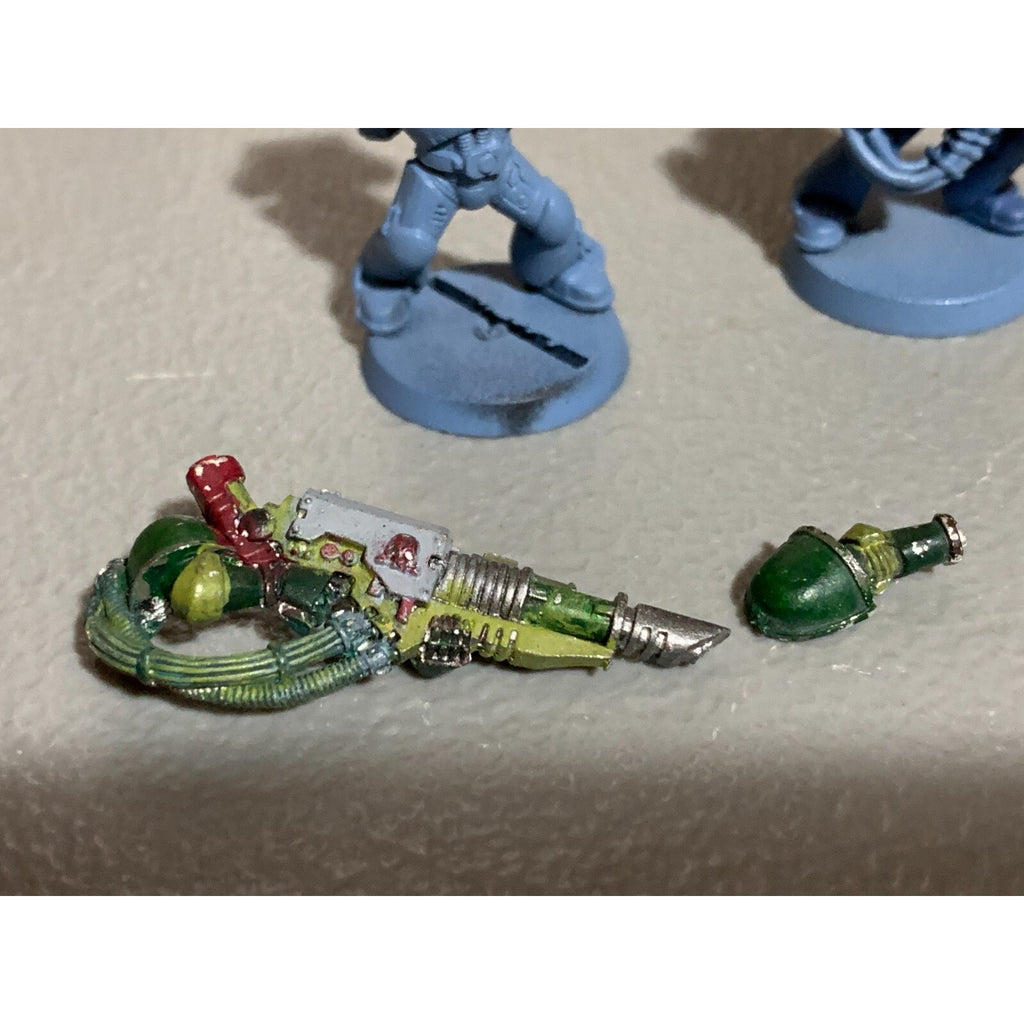 A17713 WARHAMMER 40K SPACE MARINES WOLVES METAL DEVASTATORS 2 PK MISS 1 HEAD