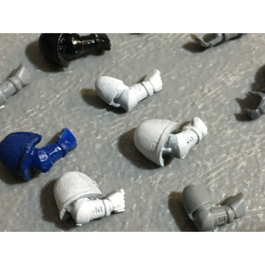 A22957 WARHAMMER 40K SPACE MARINES BITS LOT ARMS GAMES WORKSHOP GW