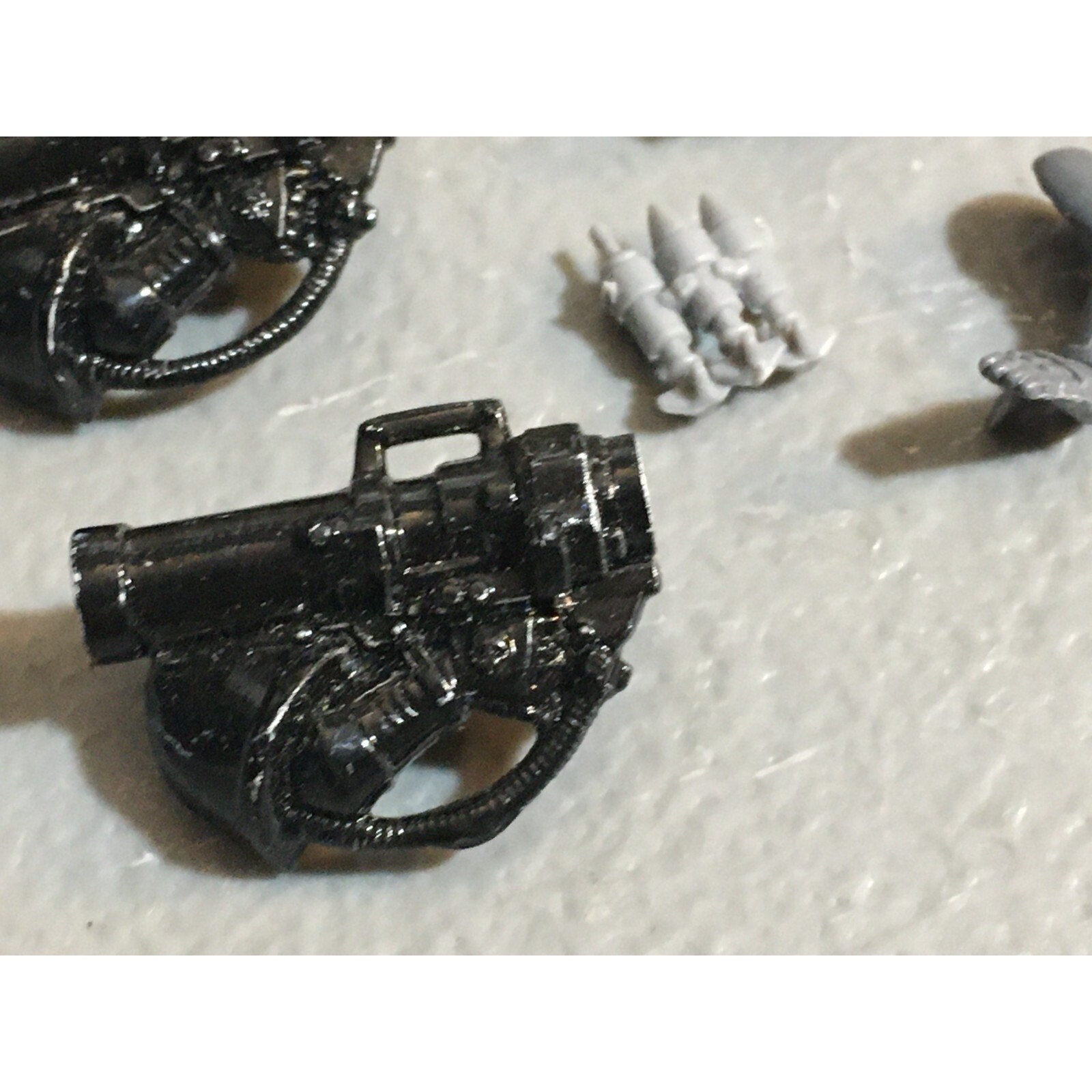 A23087 WARHAMMER 40K SPACE MARINES BITS LOT MISSILE LAUNCHERS GAMES WORKSHOP GW