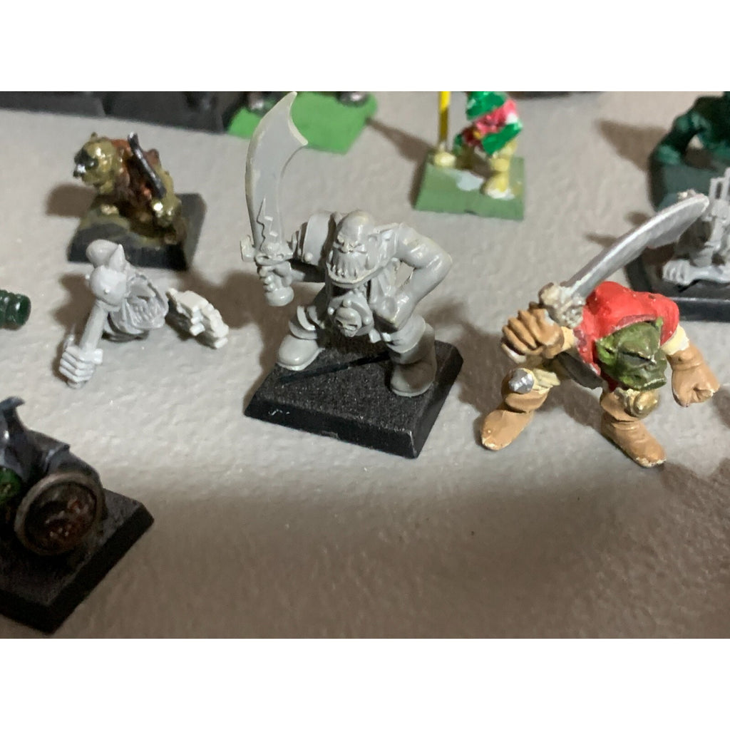 A23306 WARHAMMER FANTASY AOS ORCS GOBLINS BITS LOT INC SOME OLD GAMES WORKSHOP