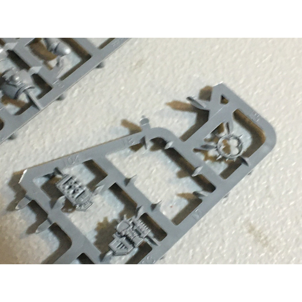 A29497 WARHAMMER 40K SPACE MARINES DARK ANGELS BITS ON SPRUE LOT RAVENWING GW
