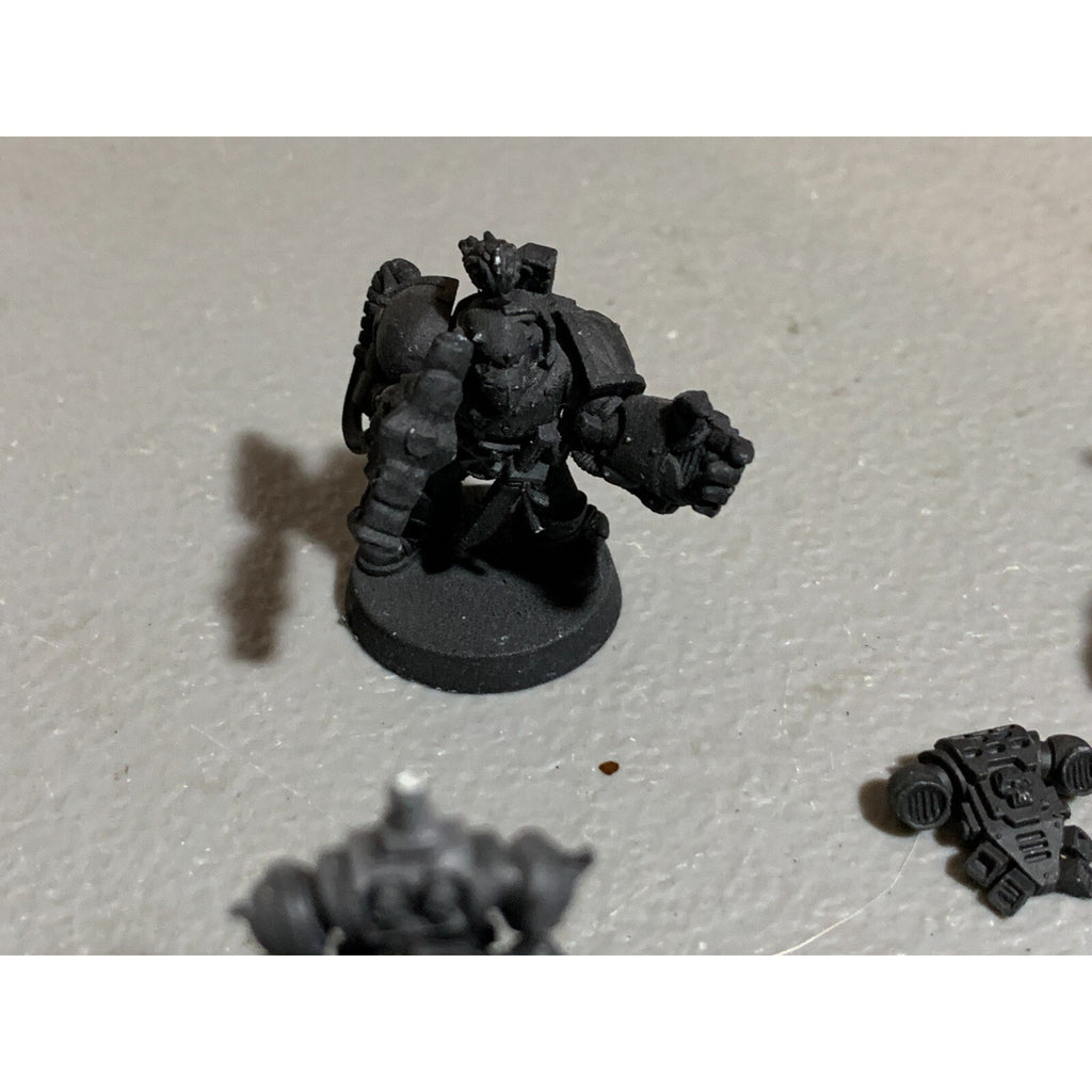 A23308 WARHAMMER 40K SPACE MARINES SPACE WOLVES BITS LOT INC ARMS HEADS SHOULDER