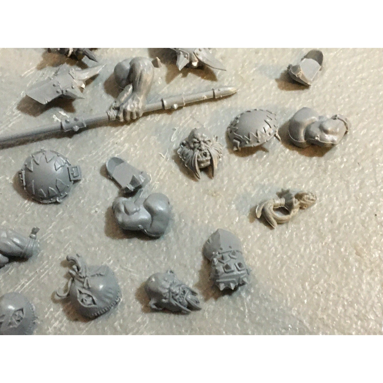 A20127 WARHAMMER FANTASY AOS OGRE KINGDOMS MANEATERS BITS LOT ARM GAMES WORKSHOP