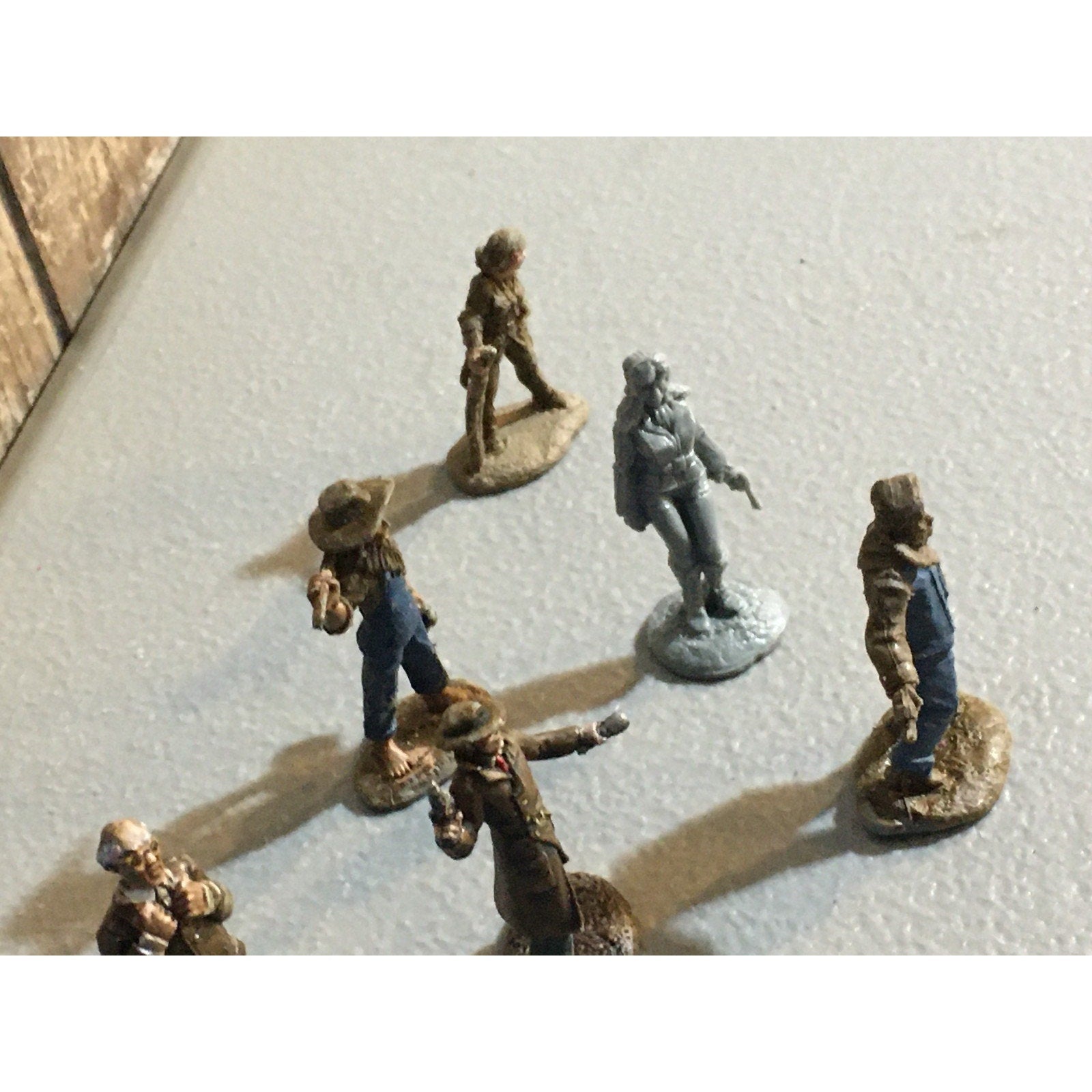 A30875 REAPER MINIATURES RMP HUMANS DETECTIVE FARMER PILOT