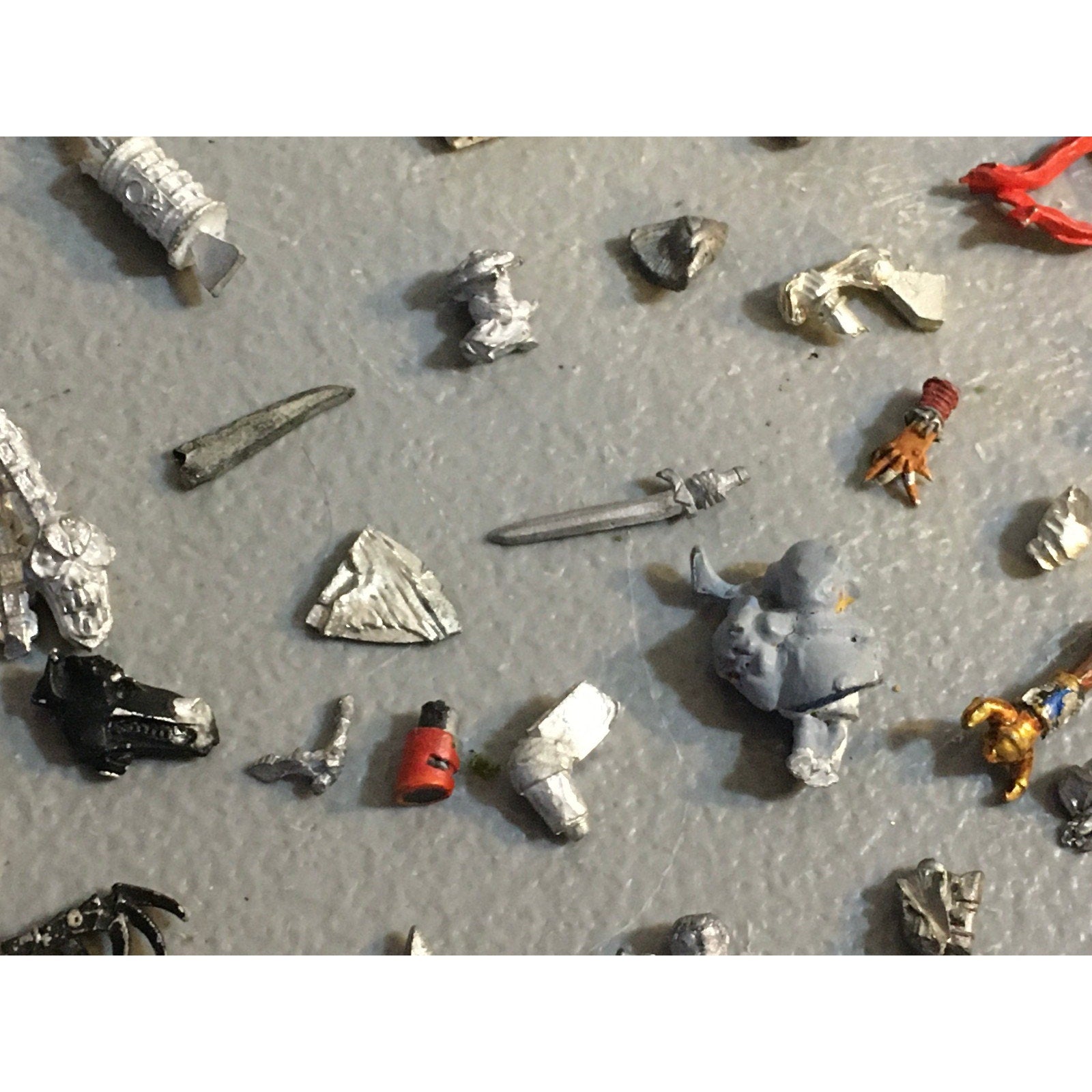 A32573 UNKNOWN MINIATURES ALL METAL BITS LOT WINGS ARM HEAD RPG TABLETOP