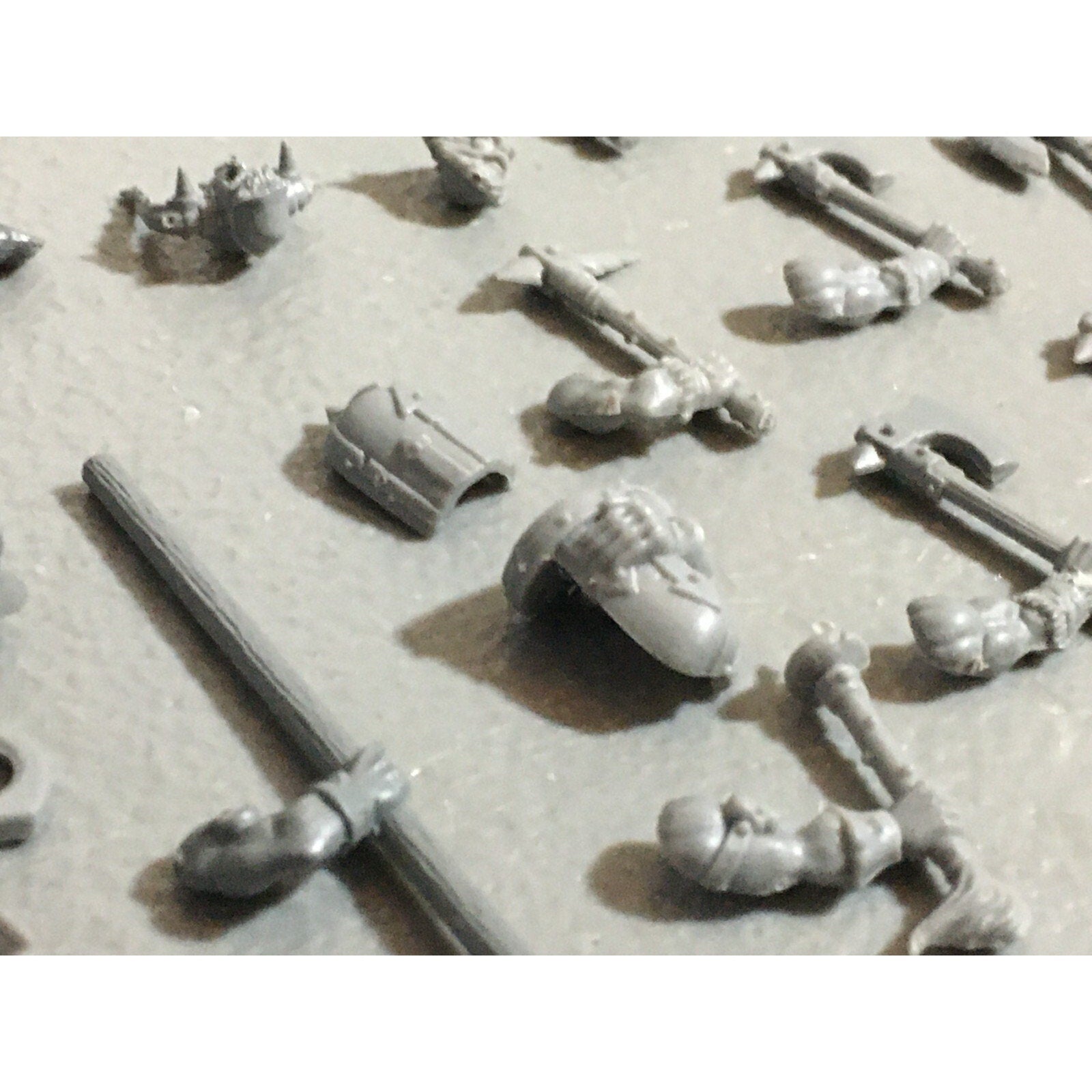 A22178 WARHAMMER FANTASY CHAOS MORTALS BITS LOT MIXED MARAUDER COMMAND & ARMS GW