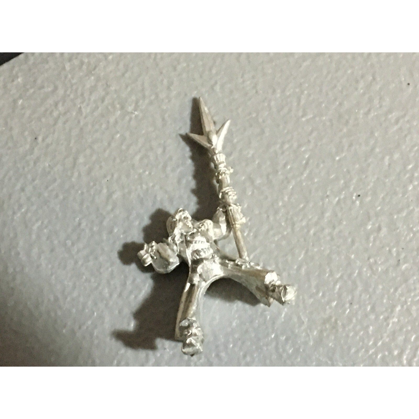 A23910 WARHAMMER FANTASY HIGH ELVES METAL MOUNTED CLASSIC MAGE MISS HAND TAIL
