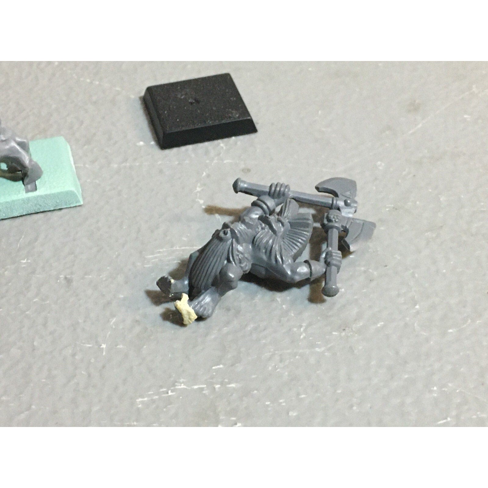A18362 WARHAMMER FANTASY DWARFS SKULL PASS SLAYER CHAMPION 2X GW