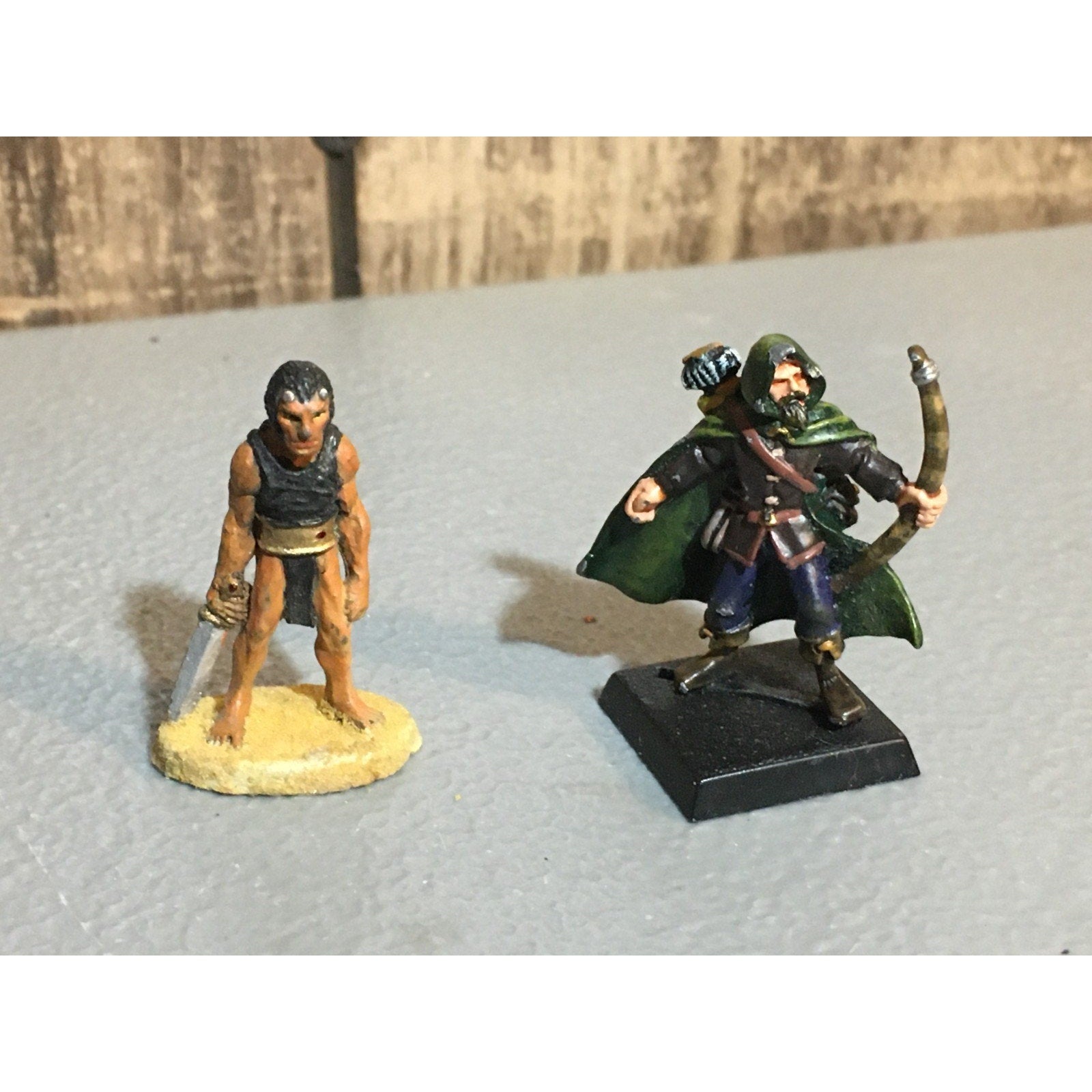 A24865 UNBRANDED METAL TABLETOP OLD OOP D&D FANTASY WARRIOR ARCHER MINIATURES