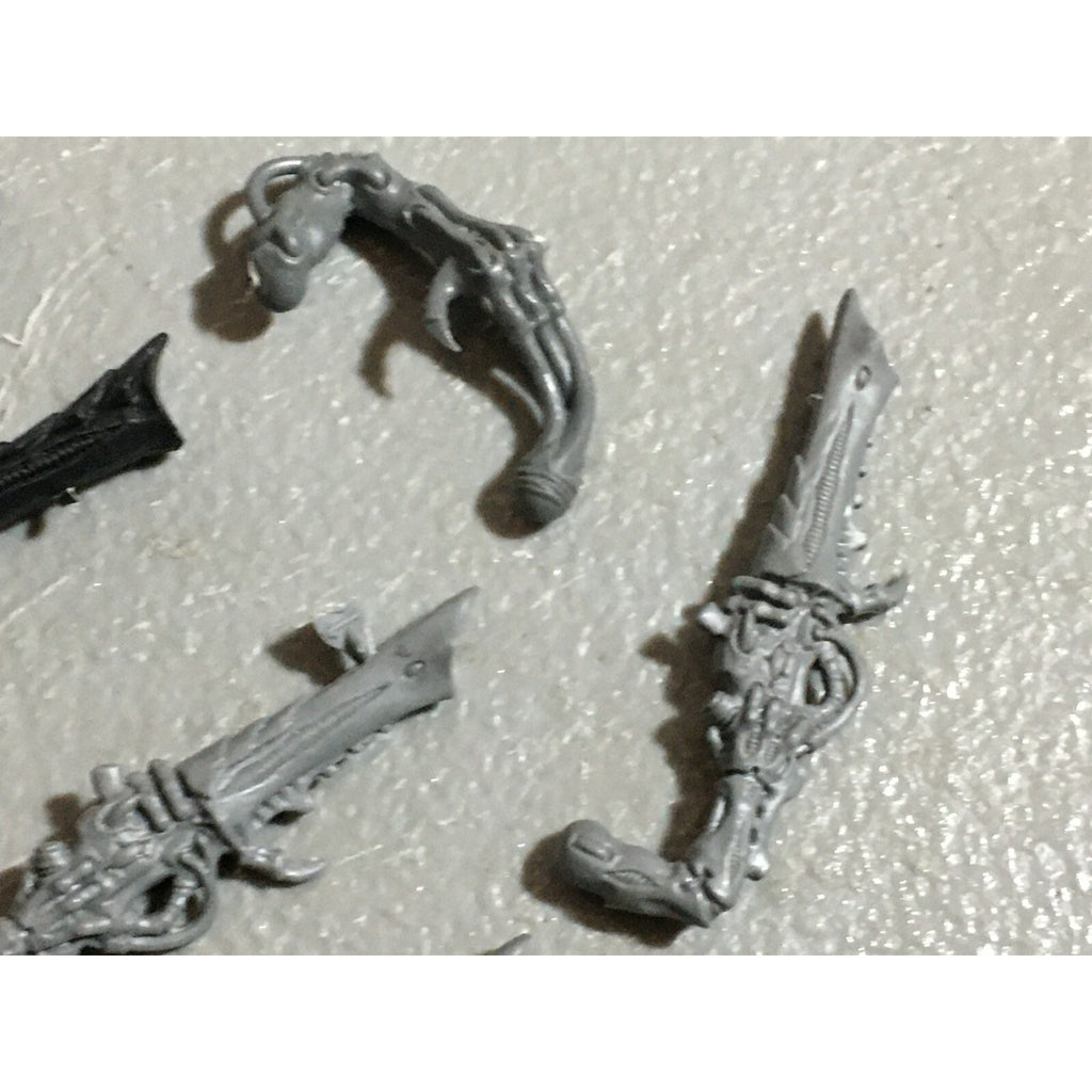 A22314 WARHAMMER 40K TYRANIDS BITS LOT MIXED GAMES WORKSHOP GW