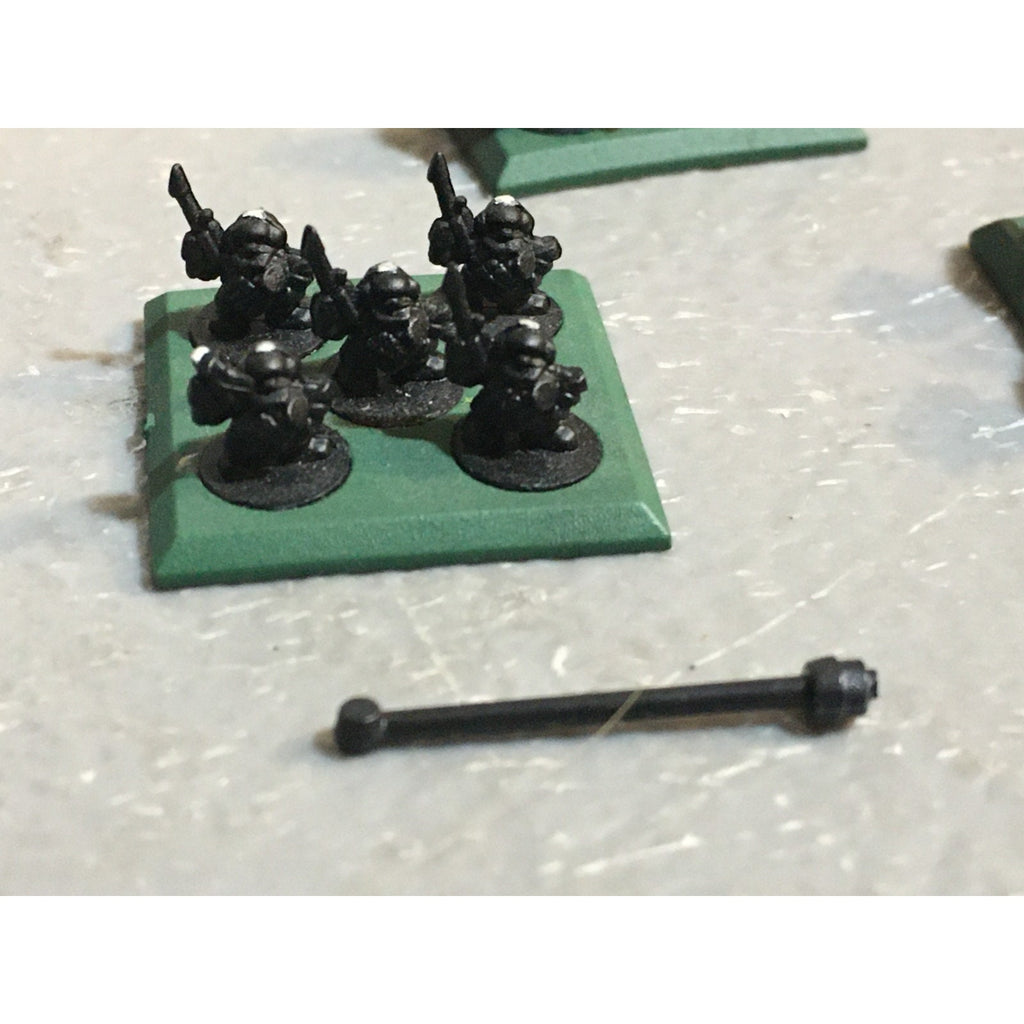 A25135 WARHAMMER 40K EPIC SQUATS SQUAT MIXED WARRIORS 4 STANDS GW