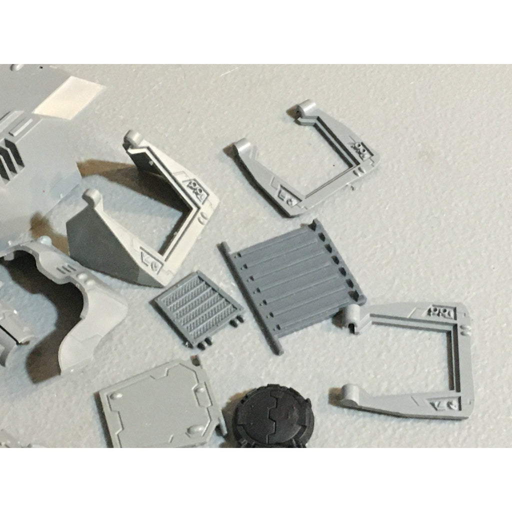 A24887 WARHAMMER 40K TANK BITS LOT ELDAR SPACE MARINES GW