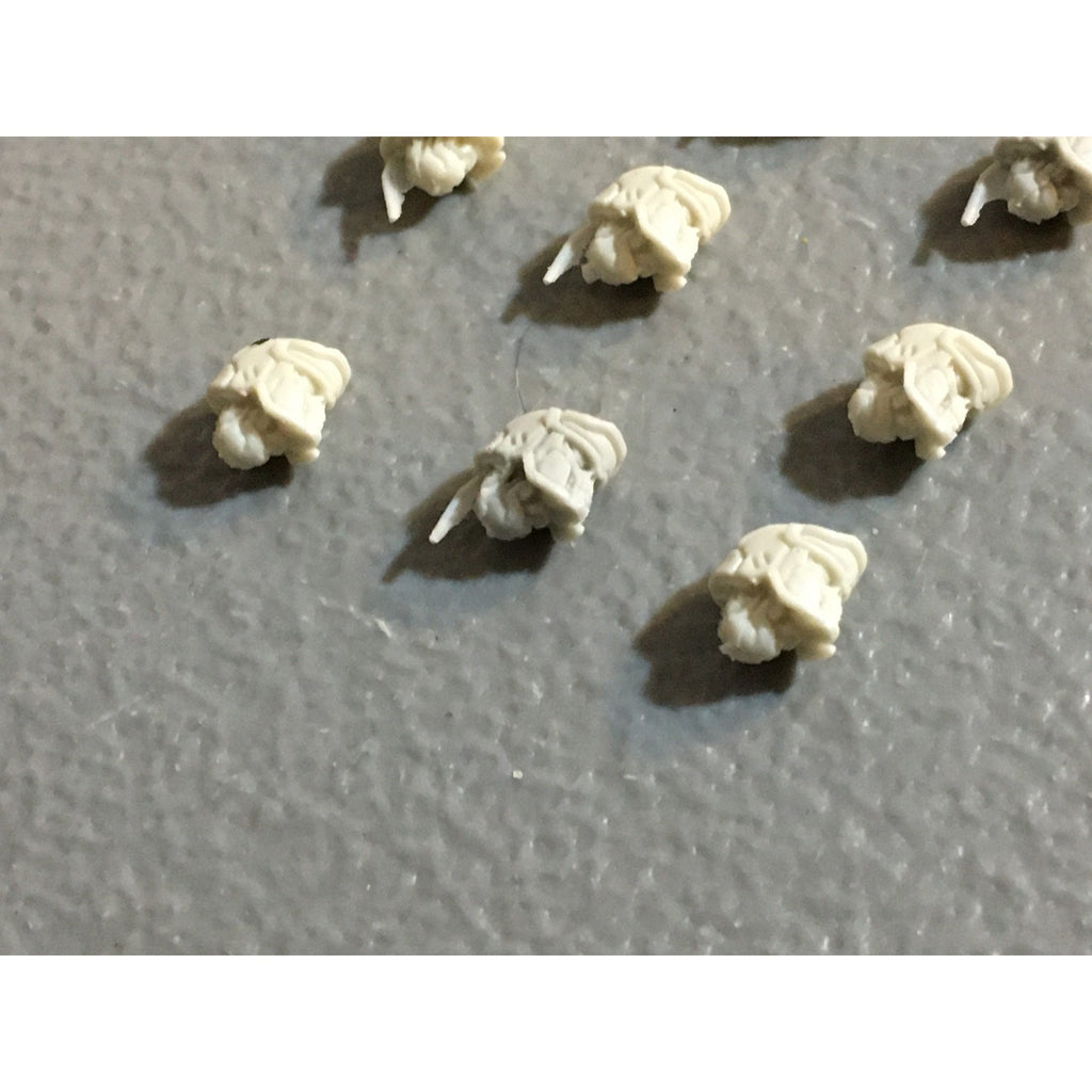 A32539 PUPPETSWAR MINIATURES PLASTIC FANTASY SPARTAN HELMET HEADS BITS PACK LOT