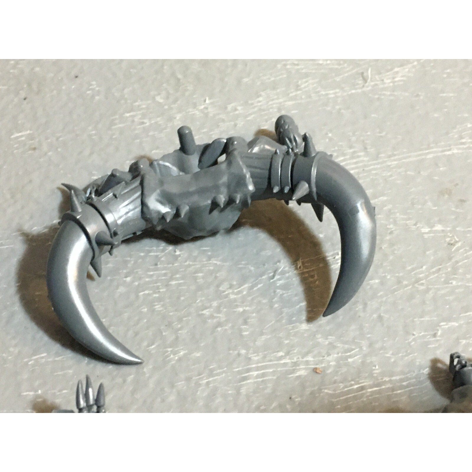 A23222 WARHAMMER FANTASY CHAOS BEASTMEN BITS LOT CYGOR HORNS GAMES WORKSHOP GW