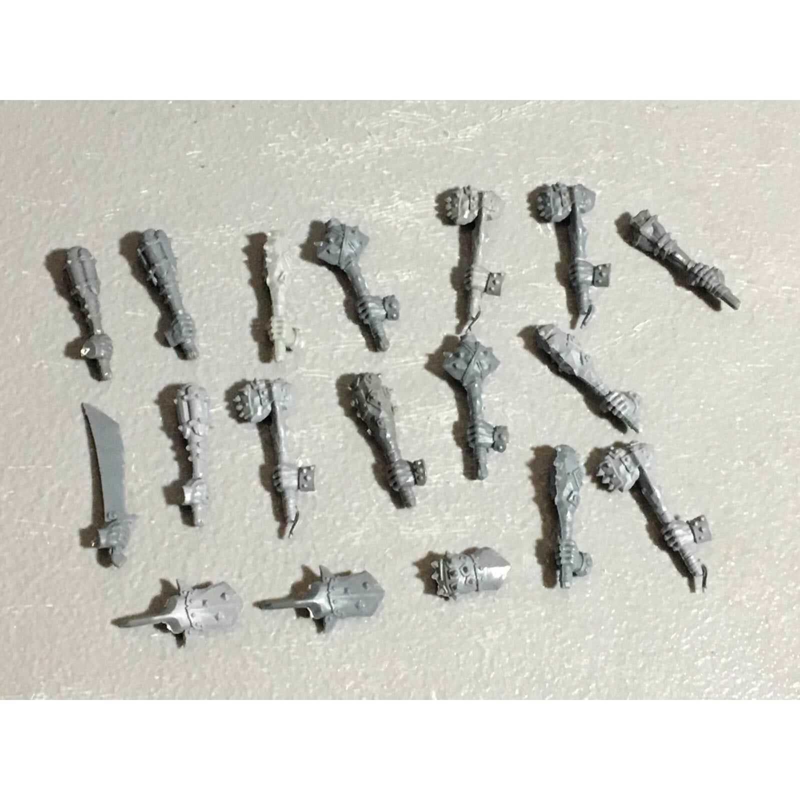 A22582 WARHAMMER FANTASY OGRE KINGDOMS BITS LOT HANDS GAMES WORKSHOP GW