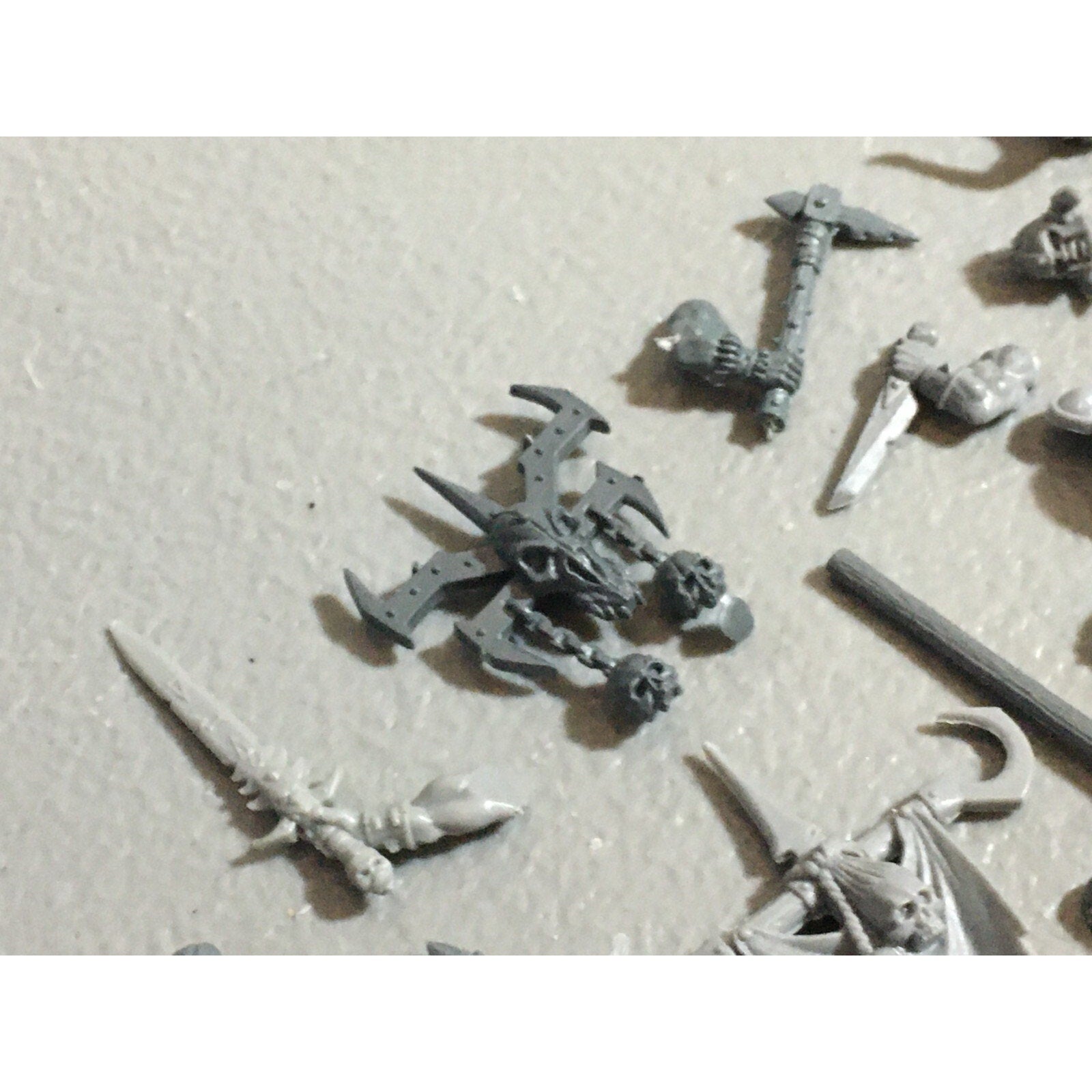 A22186 WARHAMMER FANTASY CHAOS MORTALS BITS LOT MIXED MARAUDER COMMAND & ARMS GW