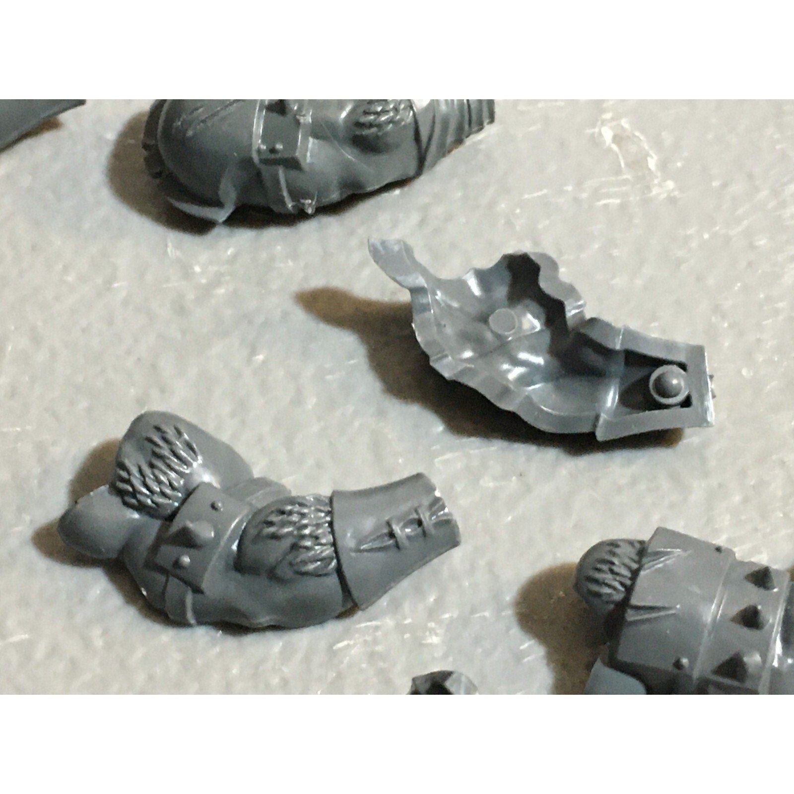 A23169 WARHAMMER FANTASY CHAOS BEASTMEN BITS LOT MINOTAUR ARMS GW GAMES WORKSHOP