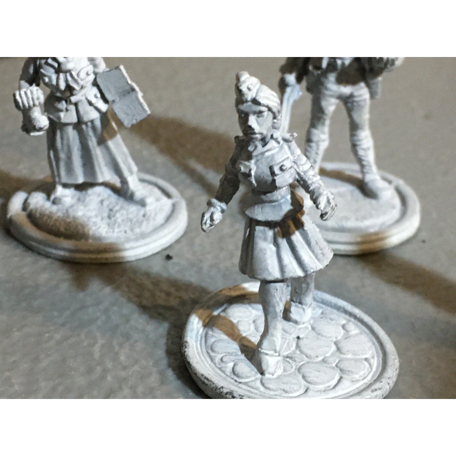 A32507 UNKNOWN METAL MINIATURES LOT 5 PK HUMAN EXPLORER SOLDIER PIRATE